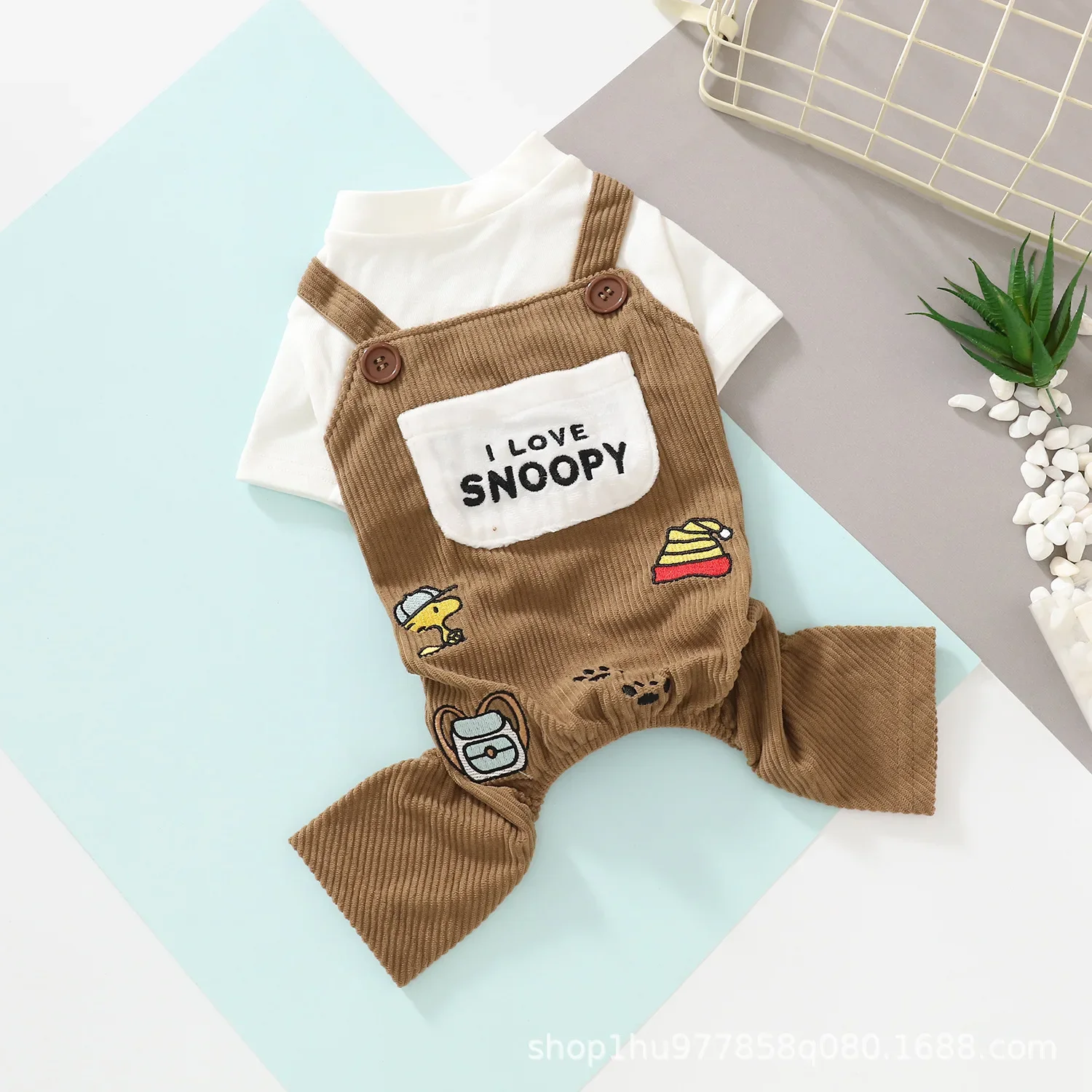 Snoopy New Cute Pet Cartoon embroidery Dog Four-legged T-shirt Short Sleeve Spring, Autumn and Summer Pet dog Clothes
Snoopy New Cute Pet Cartoon embroidery Dog Four-legged T-shirt Short Sleeve Spring, Autumn and Summer Pet dog Clothes