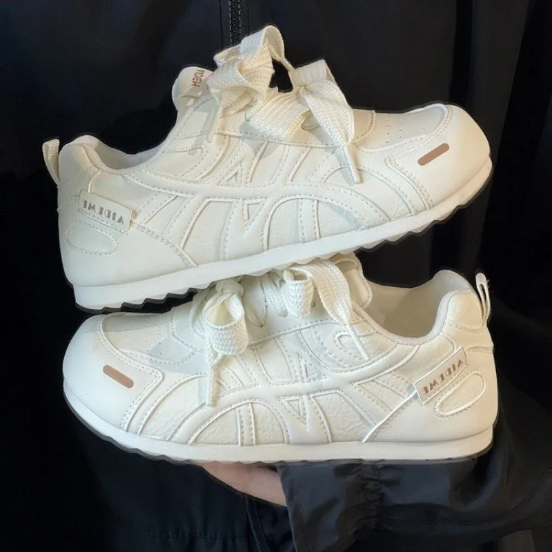Women's thick-soled cute and quirky puff shoes2026New student sneakers, versatile and stylish, round-toed, soft-soled white shoe
Women's thick-soled cute and quirky puff shoes2026New student sneakers, versatile and stylish, round-toed, soft-soled white shoe