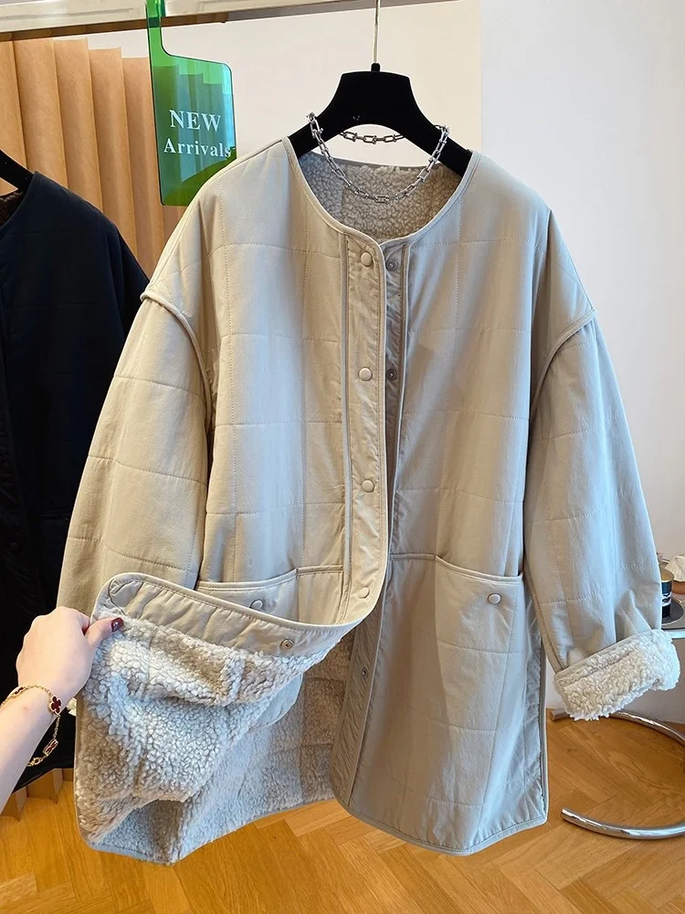 Korean Style Women's Thickened Lamb Fur Lined Cotton Jacket Mid-Length Quilted Warm Windbreaker Coat Long Sleeve round Neck
Korean Style Women's Thickened Lamb Fur Lined Cotton Jacket Mid-Length Quilted Warm Windbreaker Coat Long Sleeve round Neck