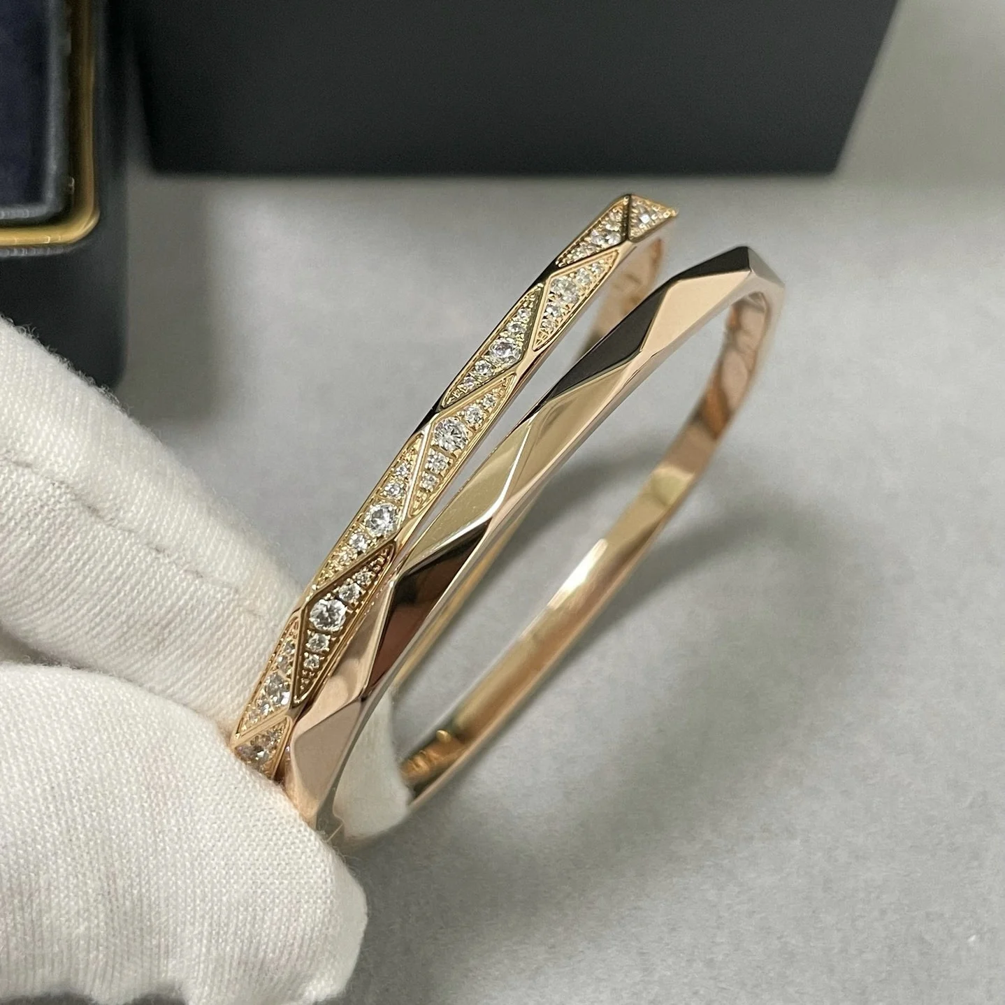 French Luxury Triangular Rhombus Fashion Women's Bracelet Silver High quality 5A Grade Zircon Sparkling Enchanting Party Gifts
French Luxury Triangular Rhombus Fashion Women's Bracelet Silver High quality 5A Grade Zircon Sparkling Enchanting Party Gifts