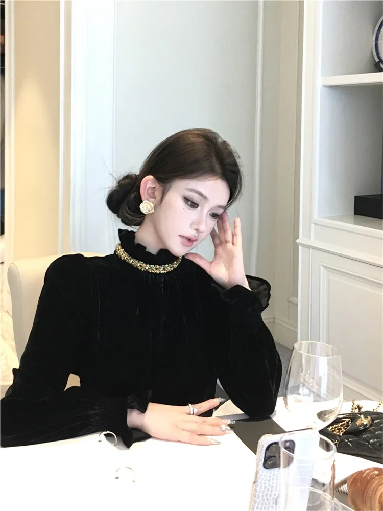 Vintage Style Black Tops for Women Retro Stand Up Collar Gold Glitter Velvet Shirts 2025 Spring Fall New Clothing Haut Femme
Vintage Style Black Tops for Women Retro Stand Up Collar Gold Glitter Velvet Shirts 2025 Spring Fall New Clothing Haut Femme
