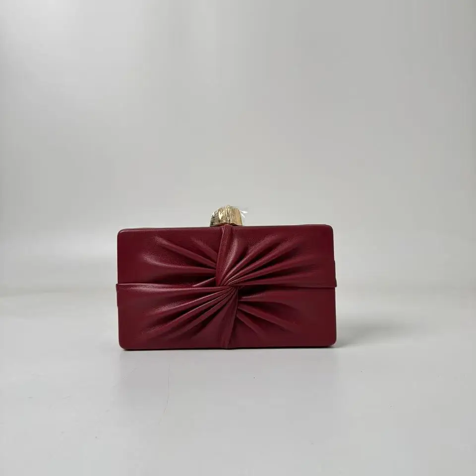 Женский вечерний клатч с косой сумкой на плечо, универсальная модель для вечеринки
Женский вечерний клатч с косой сумкой на плечо, универсальная модель для вечеринки