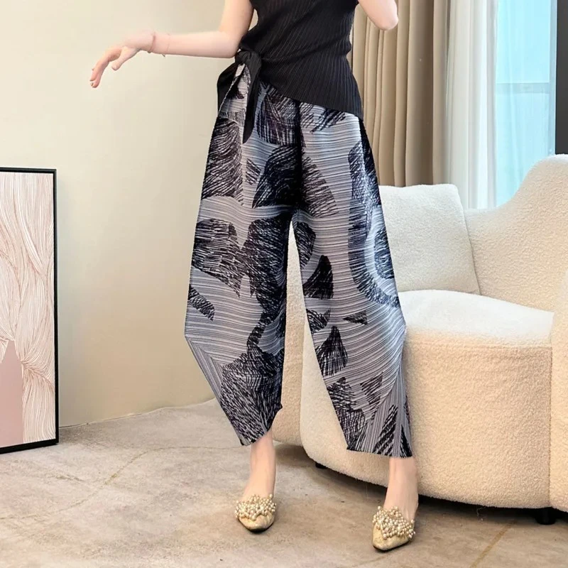 Design Sense High-end Fashion Casual Loose Folding Trousers Women's High Waist Printing Hundred Harness Trousers 2025 Summer New
Design Sense High-end Fashion Casual Loose Folding Trousers Women's High Waist Printing Hundred Harness Trousers 2025 Summer New