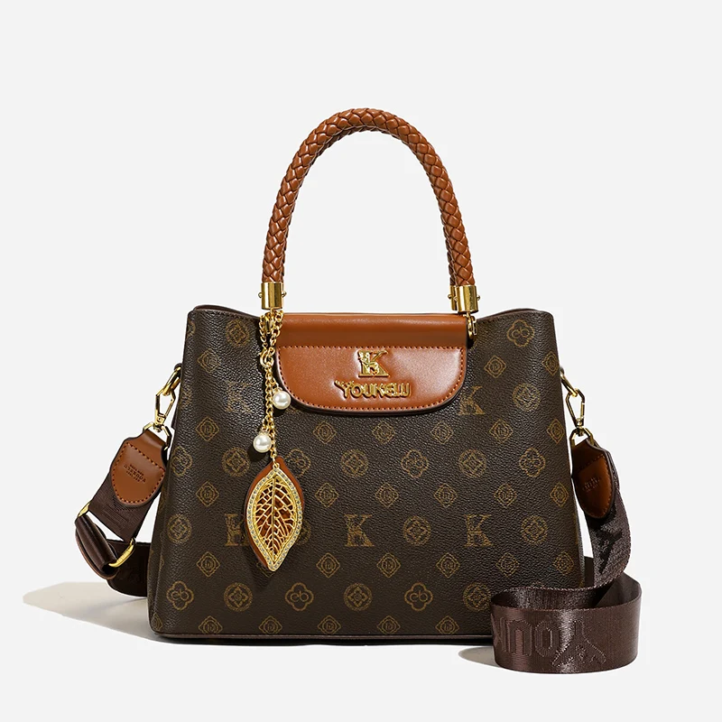 Винтажная дизайнерская элегантная сумка для подгузников для женщин, минималистичная, роскошная, кожаная, вместительная, стильная, модная сумка через плечо.
Винтажная дизайнерская элегантная сумка для подгузников для женщин, минималистичная, роскошная, кожаная, вместительная, стильная, модная сумка через плечо.