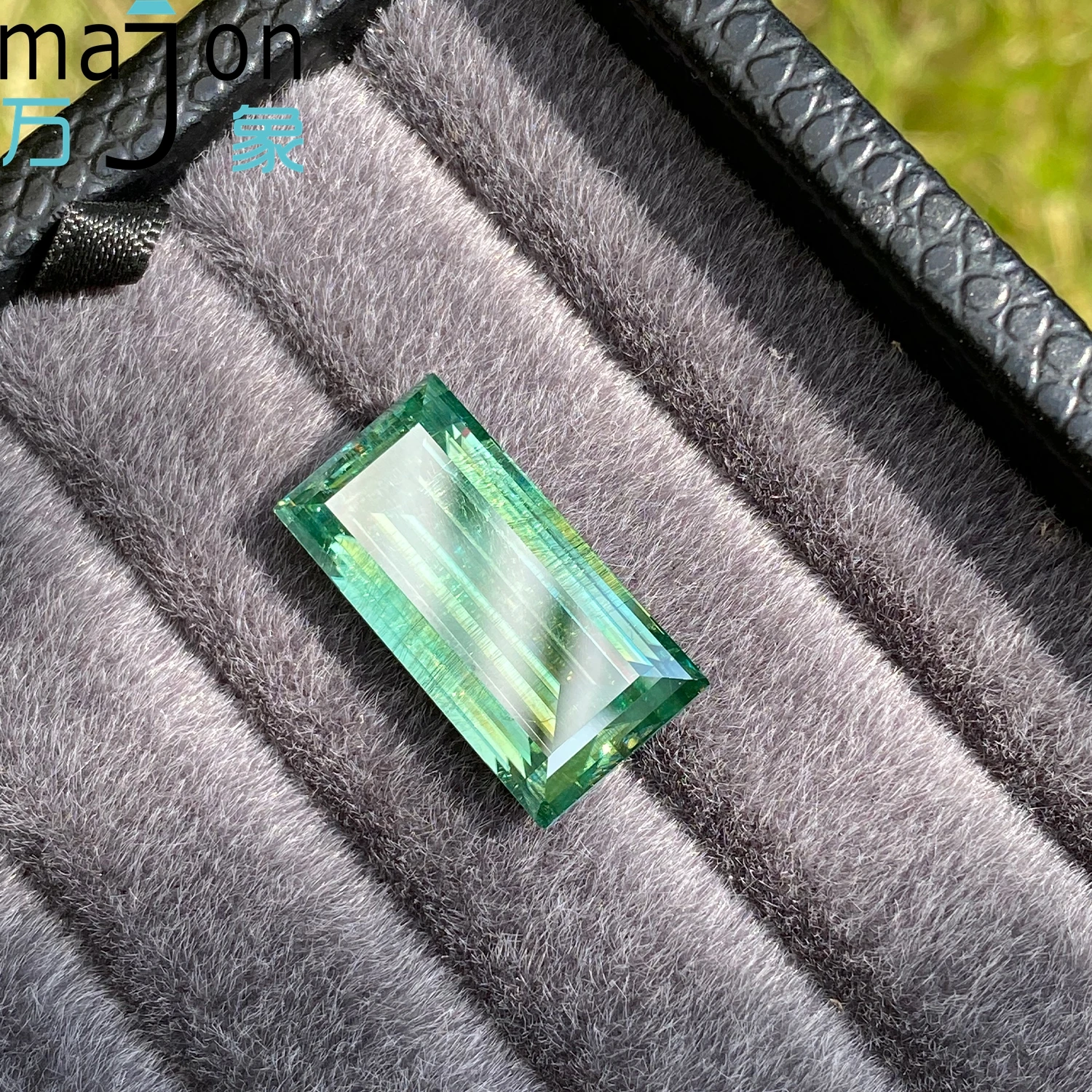 Loose Gemstone Laboratory Lab Made Gemstones Baguette Cut Light Green Moissanite Wholesale
Loose Gemstone Laboratory Lab Made Gemstones Baguette Cut Light Green Moissanite Wholesale