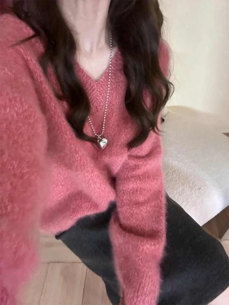 Корейский мягкий вязаный топ с V-образным вырезом для женщин, модный, универсальный, больших размеров, утягивающий, с подогревом, длинный рукав, теплый
Корейский мягкий вязаный топ с V-образным вырезом для женщин, модный, универсальный, больших размеров, утягивающий, с подогревом, длинный рукав, теплый