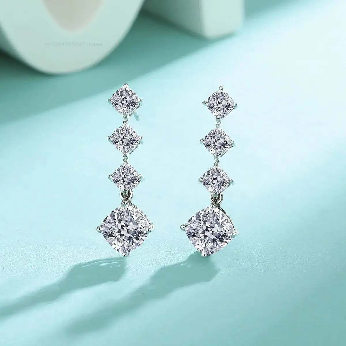 Cross-border S925 Sterling Silver Moissanite Drop Earrings with Electroplating Elegant Square Design
Cross-border S925 Sterling Silver Moissanite Drop Earrings with Electroplating Elegant Square Design