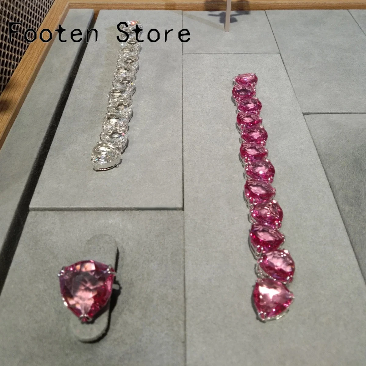 2025 New Trend Fine Jewelry Sets Charming White Pink Haoshi Crystal Fashion Necklaces Bracelet Ring for Women's Anniversary Gift
2025 New Trend Fine Jewelry Sets Charming White Pink Haoshi Crystal Fashion Necklaces Bracelet Ring for Women's Anniversary Gift