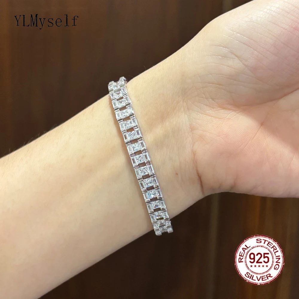 YLMyself I-Shaped Hollow Square Bracelet Wide S925 Sterling Silver Full Zircon High End Light Luxury Jewelry
YLMyself I-Shaped Hollow Square Bracelet Wide S925 Sterling Silver Full Zircon High End Light Luxury Jewelry