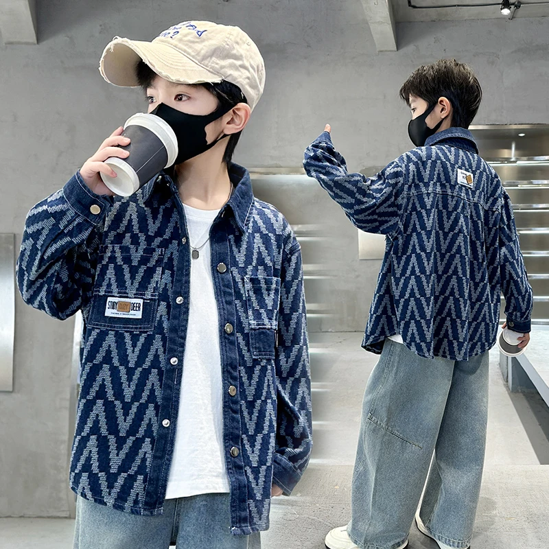 Spring Autumn Korean Boys Denim Jackets for Kids Slim Fit Vintage Blue Jeans Coat Outerwear Teens Child Letter Pattern Clothing
Spring Autumn Korean Boys Denim Jackets for Kids Slim Fit Vintage Blue Jeans Coat Outerwear Teens Child Letter Pattern Clothing
