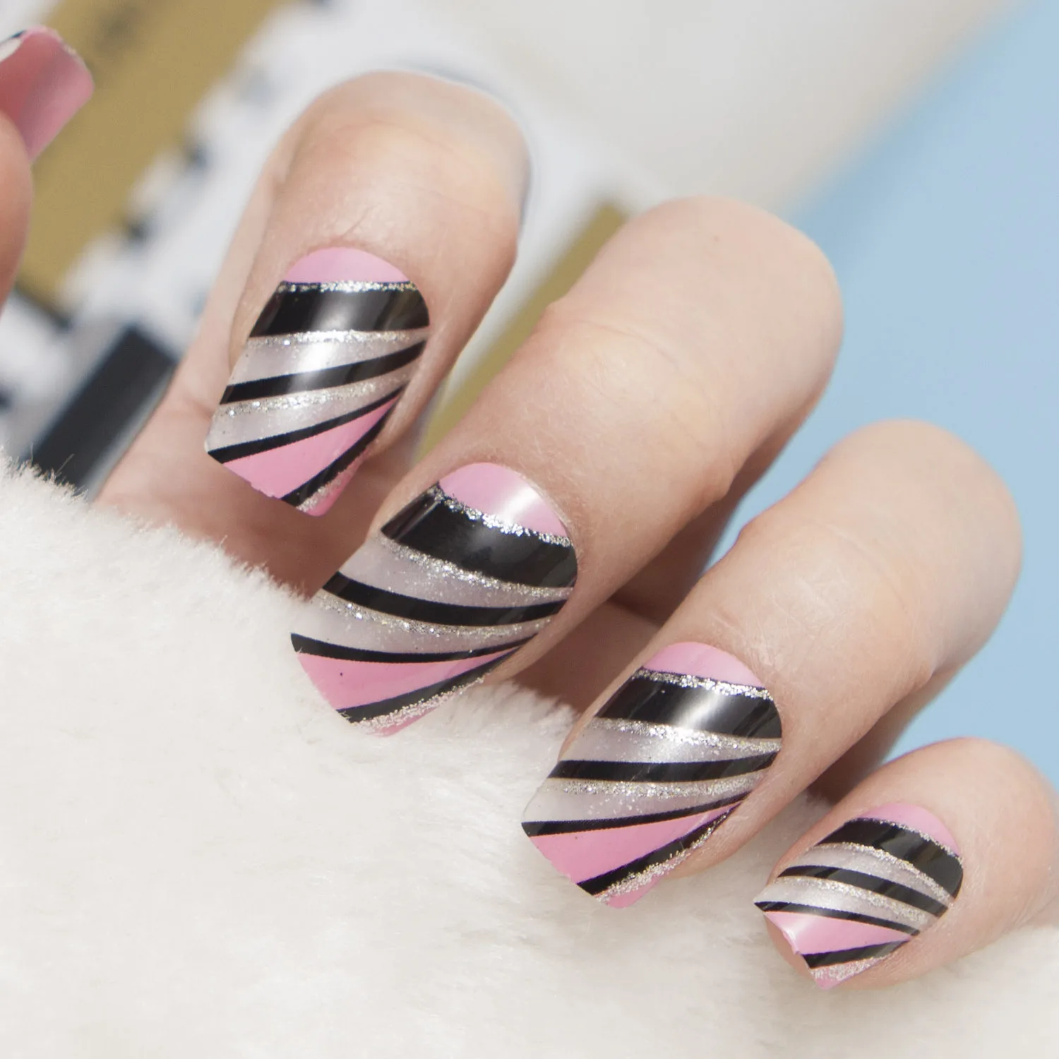 24 Pieces 1 Box Press on False Nail Art Tips Big Sizes Full Cover Square Middle Length with Press on Nail Tools Kit
24 Pieces 1 Box Press on False Nail Art Tips Big Sizes Full Cover Square Middle Length with Press on Nail Tools Kit