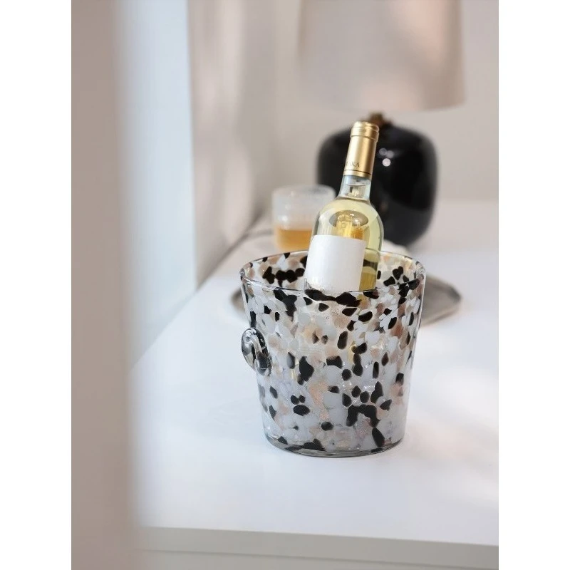 Living room decoration ornament high-end champagne ice bucket ice cubes two-color handmade glass home
Living room decoration ornament high-end champagne ice bucket ice cubes two-color handmade glass home