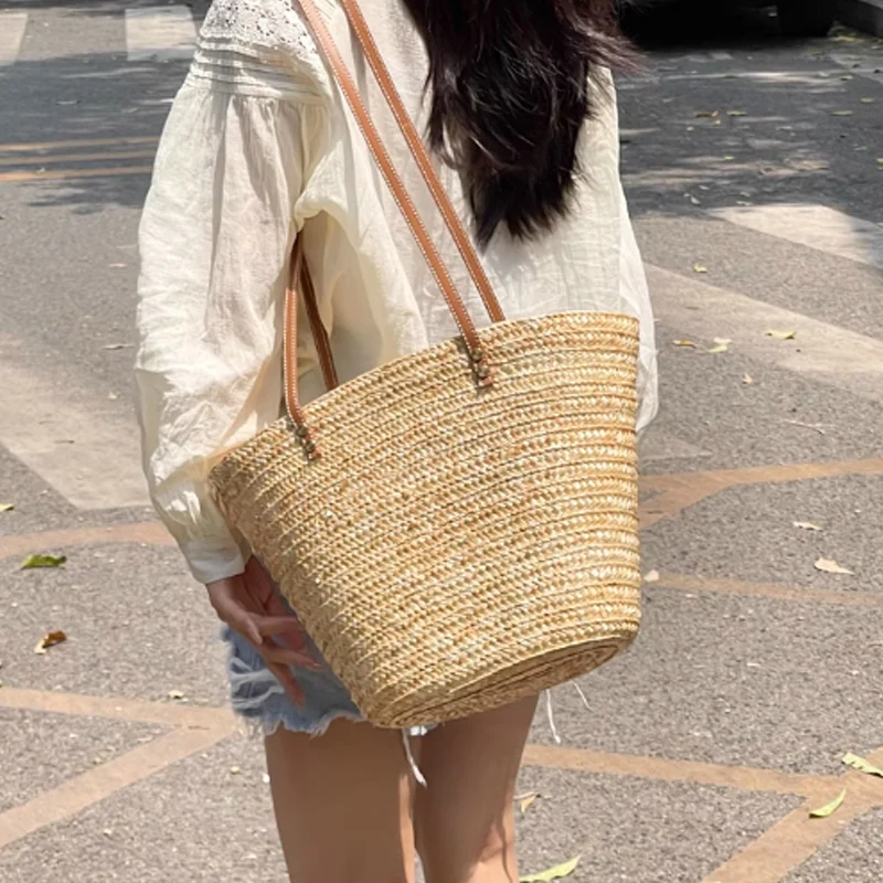 Summer New Large Capacity One Shoulder Straw Woven Bag with Simple Design for Beach Vacation Woven Bag Shopper Tote Purse
Summer New Large Capacity One Shoulder Straw Woven Bag with Simple Design for Beach Vacation Woven Bag Shopper Tote Purse