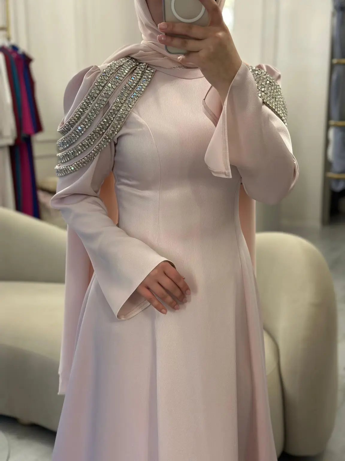 Aunber Elegant Strip Diamond Appliques Short Shawl Formal Occasion Gown Classic Long Sleeves Evening Dress Customized
Aunber Elegant Strip Diamond Appliques Short Shawl Formal Occasion Gown Classic Long Sleeves Evening Dress Customized
