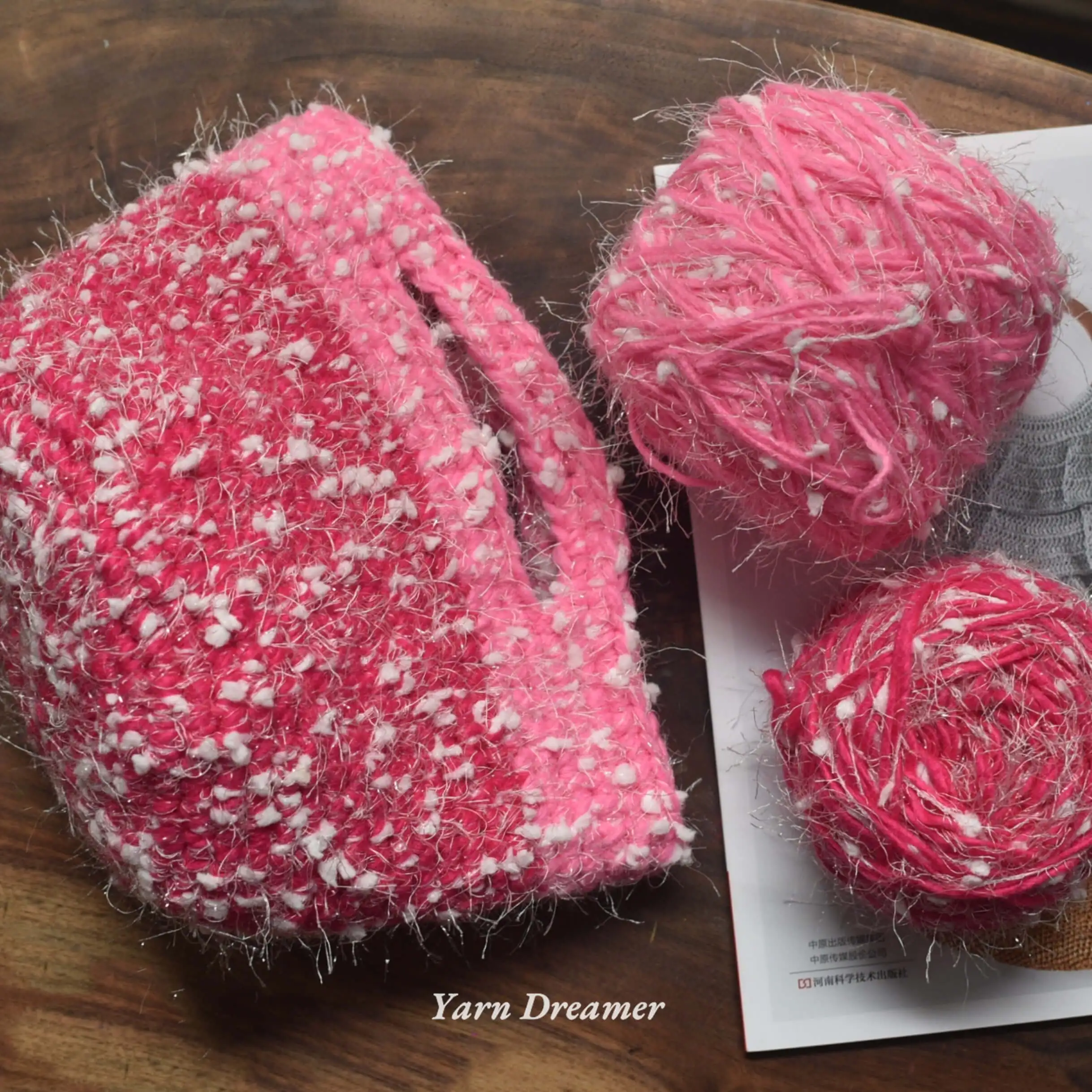 Red Fancy Yarn for Crochet Bags Puffy Yarns for Knitting Rose Pink Wool Yarn 100g Thick Yarn chunky Crochet Thread yarnart
Red Fancy Yarn for Crochet Bags Puffy Yarns for Knitting Rose Pink Wool Yarn 100g Thick Yarn chunky Crochet Thread yarnart