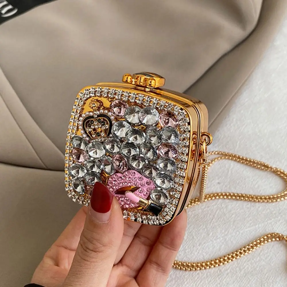 Vintage Gold/Silver Rhinestone Evening Bag Irregular Shape Luxury Banquet Chain Bag Elegant Small Wallet Mini Lipstick Bag Women
Vintage Gold/Silver Rhinestone Evening Bag Irregular Shape Luxury Banquet Chain Bag Elegant Small Wallet Mini Lipstick Bag Women