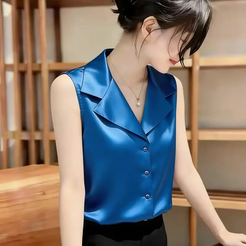 Elegant Blue Sleeveless Shirt For Women With Button Front And Notched Collar Office Wear Summer Style Slim Fit Professional Look
Elegant Blue Sleeveless Shirt For Women With Button Front And Notched Collar Office Wear Summer Style Slim Fit Professional Look