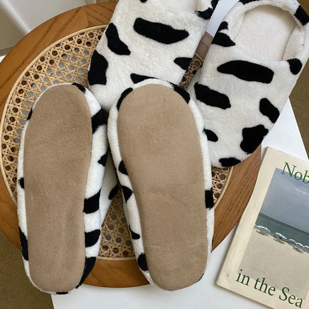 1 Pair Cow Pattern Warm Slippers Winter Slip-on Household Indoor Footwear Lightweight Bedroom Shoes Soft Warm Students Slippers
1 Pair Cow Pattern Warm Slippers Winter Slip-on Household Indoor Footwear Lightweight Bedroom Shoes Soft Warm Students Slippers