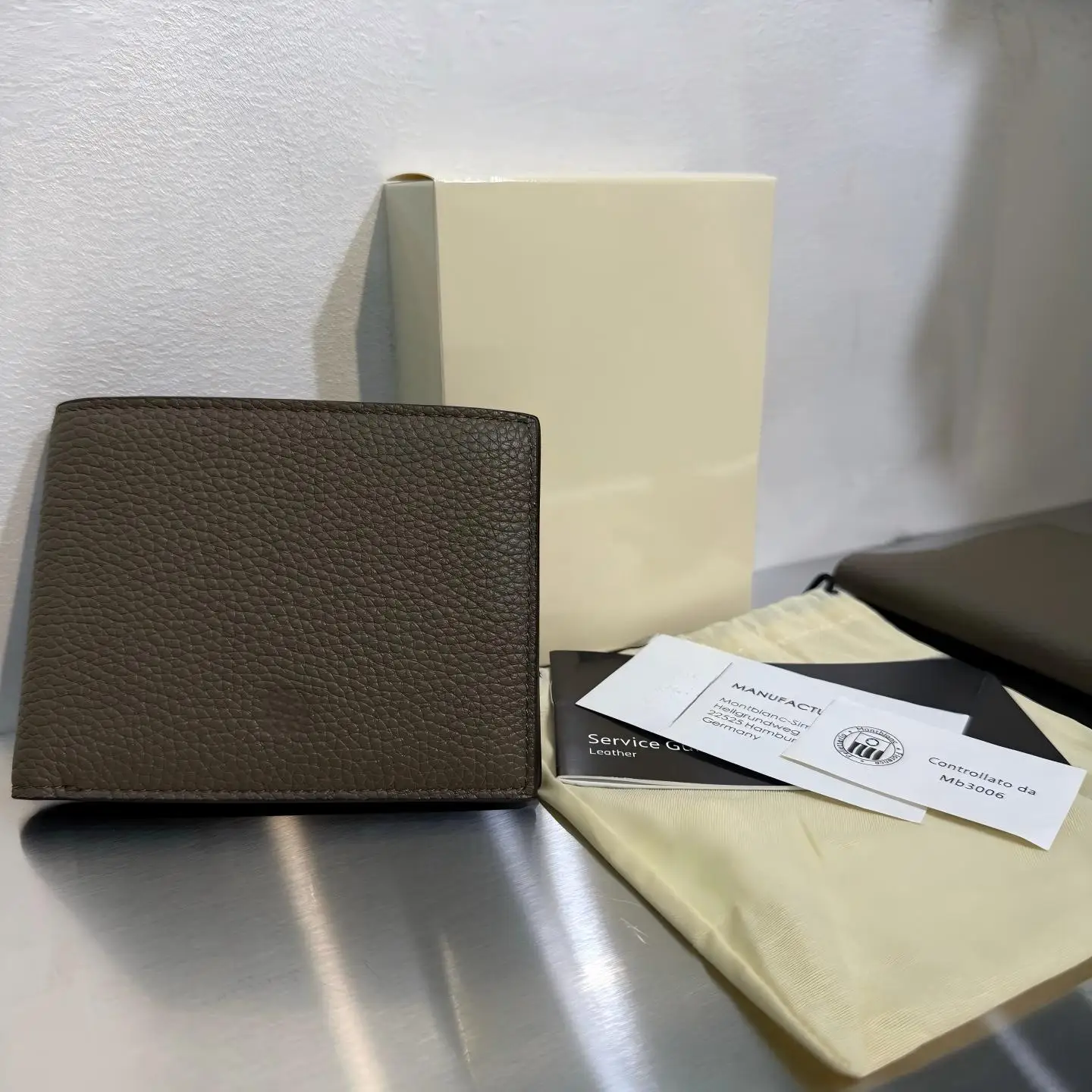 New Men's Pebbled Grain Leather Wallet, 6 Card Slots, Slim Bifold Money Clip for Everyday
New Men's Pebbled Grain Leather Wallet, 6 Card Slots, Slim Bifold Money Clip for Everyday