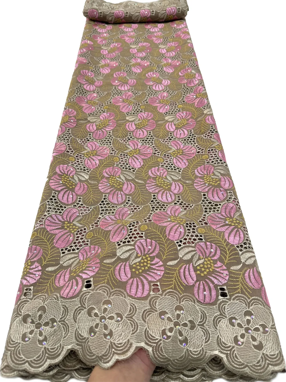 African Cotton Lace Fabric High Quality Embroidered Nigerian Swiss Voile Lace Fabric 2025 French Party Dress for Women
African Cotton Lace Fabric High Quality Embroidered Nigerian Swiss Voile Lace Fabric 2025 French Party Dress for Women