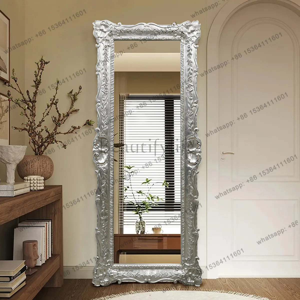 European modern light luxury clothing floor-to-ceiling mirror French retro clothing store floor-to-ceiling fitting mirror
European modern light luxury clothing floor-to-ceiling mirror French retro clothing store floor-to-ceiling fitting mirror