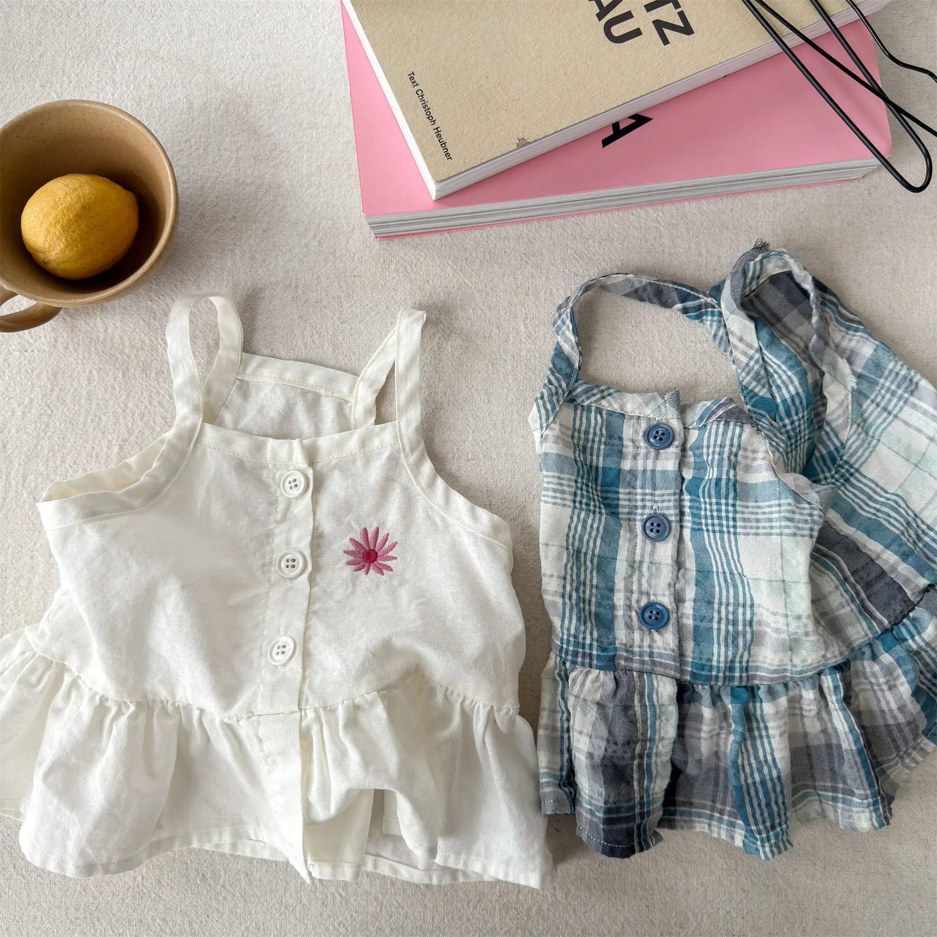 2026 Summer New Girls Sleeveless Tops Cute Baby Girl Cute Plaid Sling Shirts Cotton Toddler Sweet Flower Tops Kids Clothes
2026 Summer New Girls Sleeveless Tops Cute Baby Girl Cute Plaid Sling Shirts Cotton Toddler Sweet Flower Tops Kids Clothes