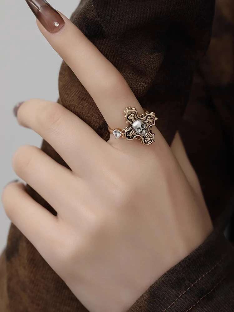 Skull Cross Ring Women's Niche Design Old Retro Gold Original Personality Open Index Finger Ring
Skull Cross Ring Women's Niche Design Old Retro Gold Original Personality Open Index Finger Ring