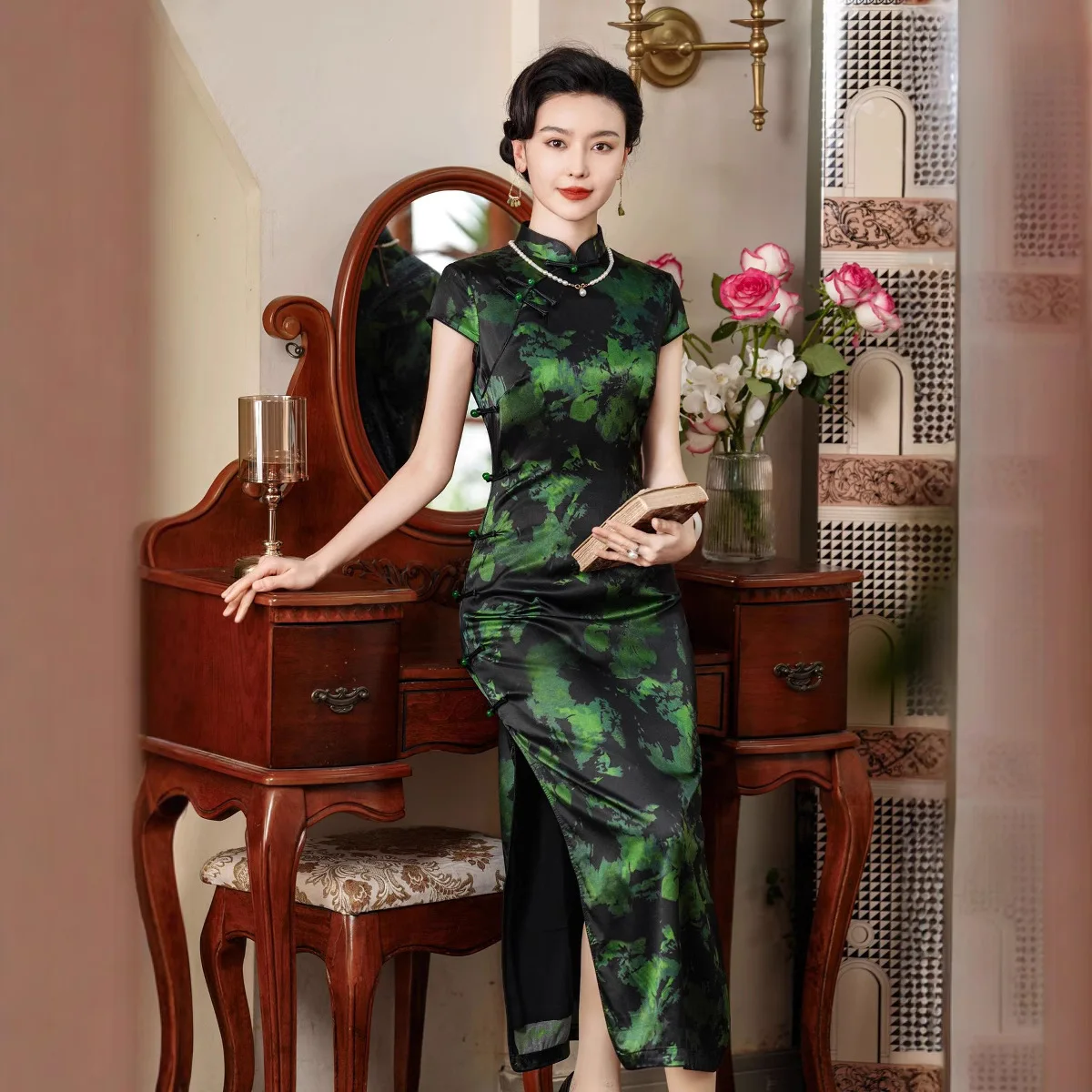 Yourqipao 2023, летний новый шелковый Cheongsam для женщин, зеленый женский высококачественный и улучшенный китайский Ципао в стиле ретро
Yourqipao 2023, летний новый шелковый Cheongsam для женщин, зеленый женский высококачественный и улучшенный китайский Ципао в стиле ретро