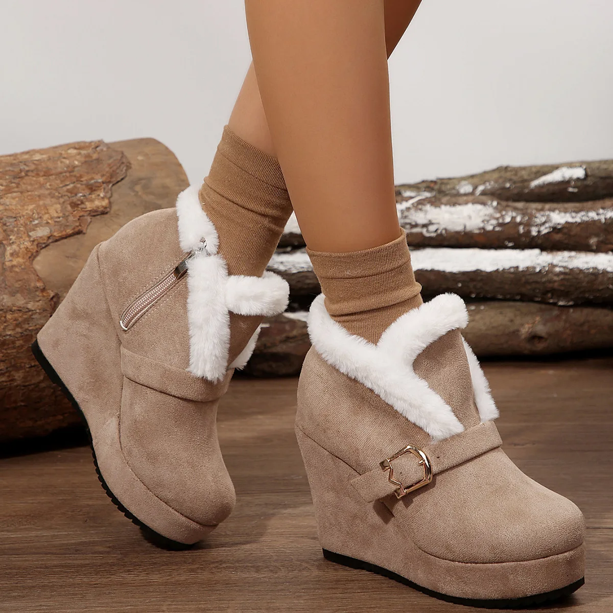 Winter Warm Women Boots Thick Plush Snow Boots Women Slope heel design outdoor anti-skid short boots Casual Cotton Shoes Botas
Winter Warm Women Boots Thick Plush Snow Boots Women Slope heel design outdoor anti-skid short boots Casual Cotton Shoes Botas