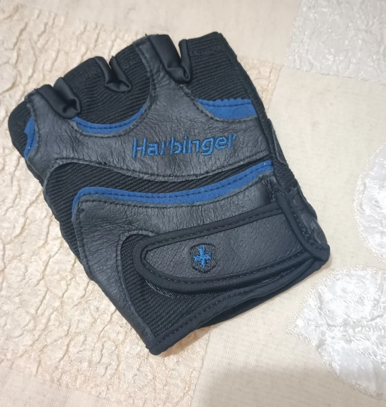 Профессиональные перчатки для фитнеса и тяжелой атлетики мужские, из натуральной кожи, для работы с гантелями, с защитой запястий
Профессиональные перчатки для фитнеса и тяжелой атлетики мужские, из натуральной кожи, для работы с гантелями, с защитой запястий