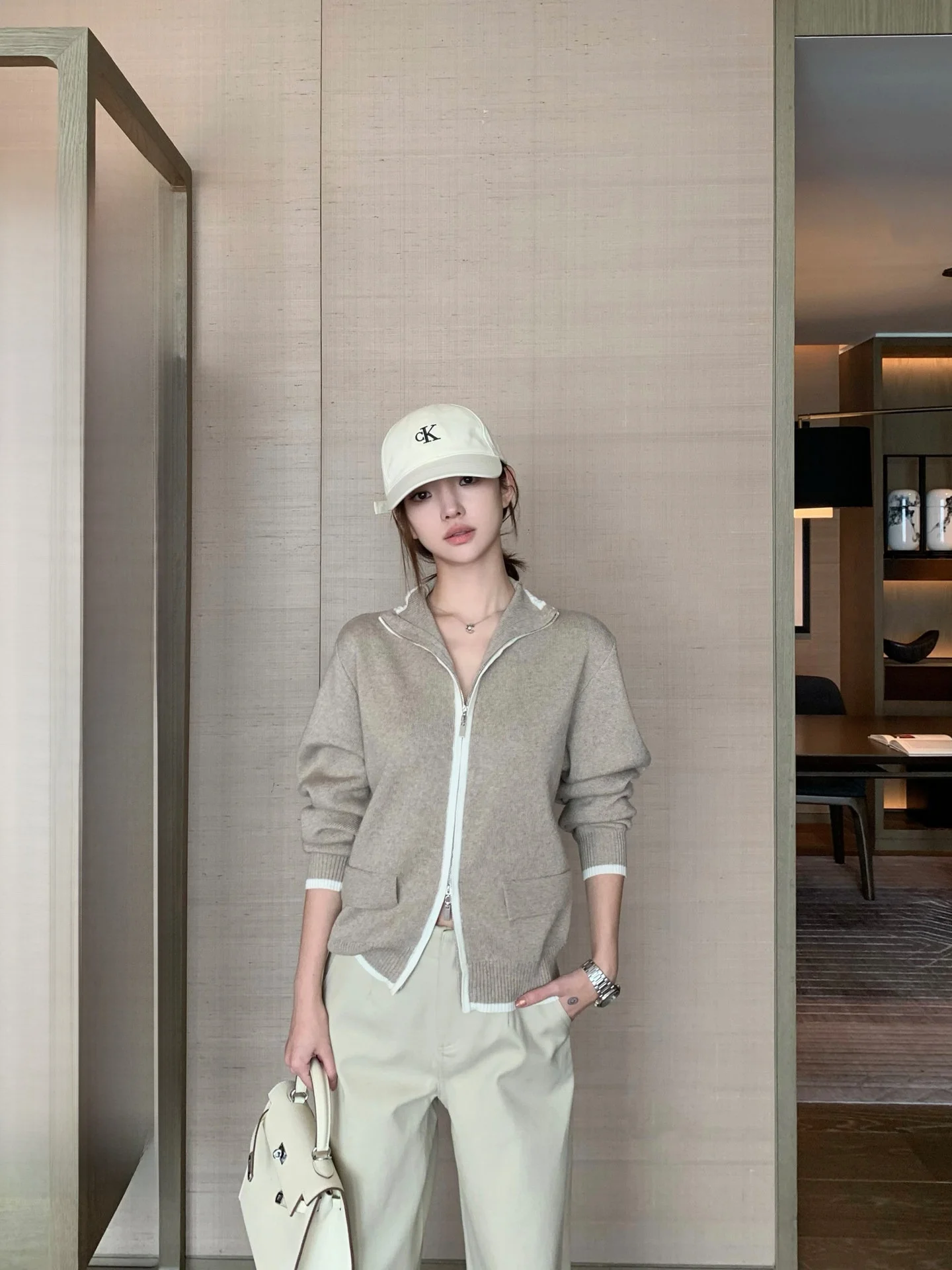 Buleng Women's Knitted Sweater Jaet Double Zipper Design Korean Sle Long Sve Stand Collar Cardigan for Autumn Winter
Buleng Women's Knitted Sweater Jaet Double Zipper Design Korean Sle Long Sve Stand Collar Cardigan for Autumn Winter