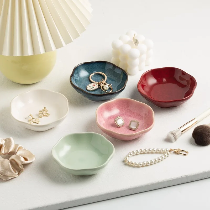 Kiln-fired Jewelry Storage Dish Creative Gradient Ceramic Sauce Dish Flower-shaped Condiment Plate Ring and Earring Storage
Kiln-fired Jewelry Storage Dish Creative Gradient Ceramic Sauce Dish Flower-shaped Condiment Plate Ring and Earring Storage