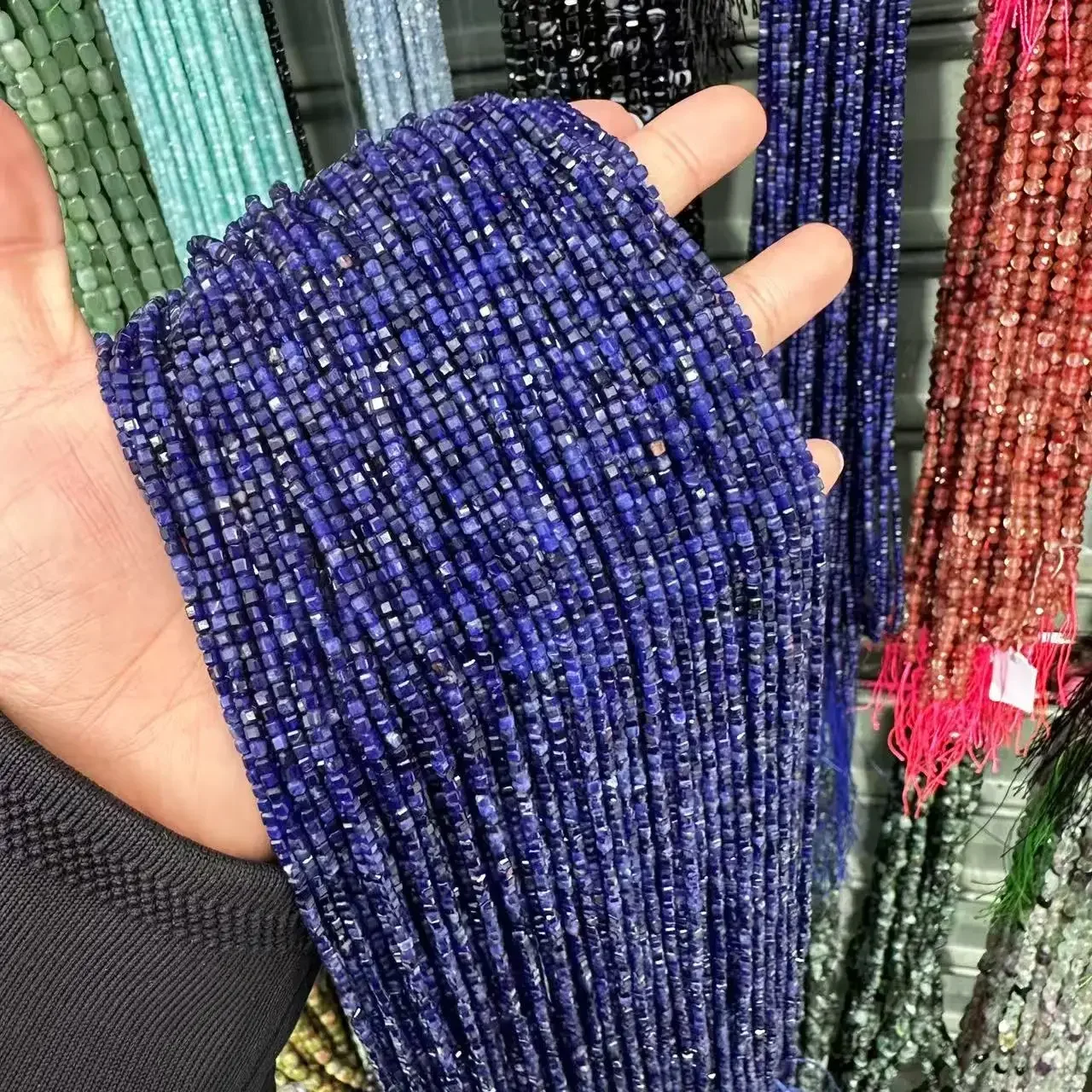 Граненые бусины из натурального синего содалита 5А - оптовая продажа, кубические свободные бусины для DIY браслета, ожерелья, ювелирных аксессуаров
Граненые бусины из натурального синего содалита 5А - оптовая продажа, кубические свободные бусины для DIY браслета, ожерелья, ювелирных аксессуаров