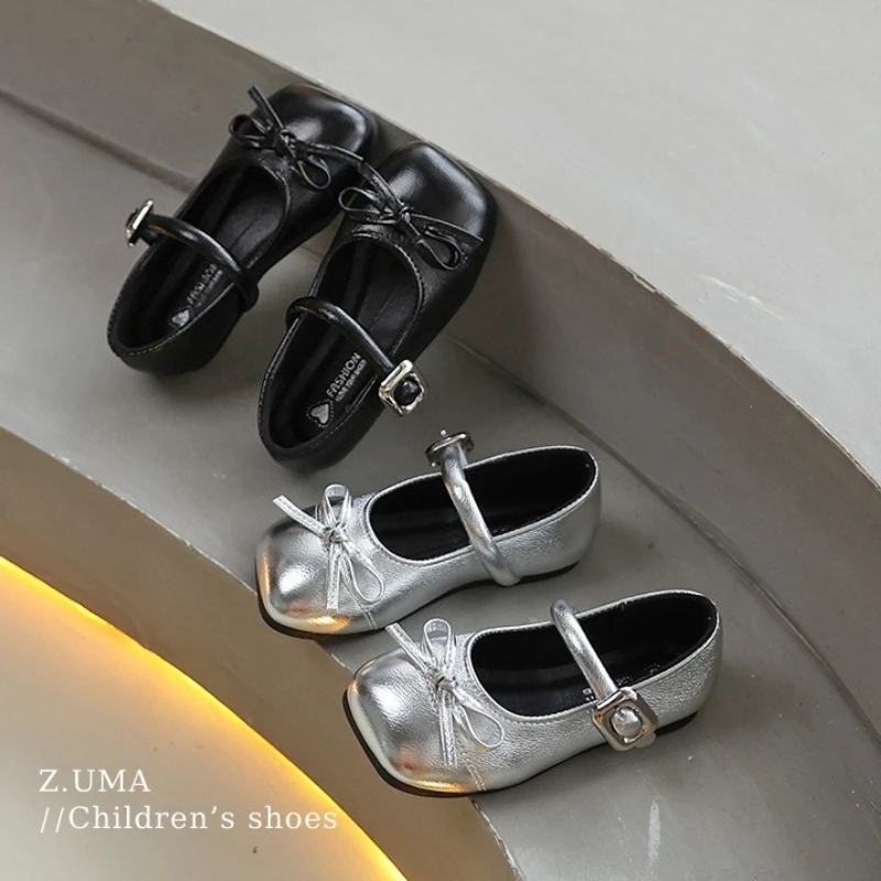 Child Fashion LeatherShoe2026FourSeasons New Korean Edition Girl Flat Bottomed Le Fu ShoeRetro Girl Anti Slip Butterfly KnotShoe
Child Fashion LeatherShoe2026FourSeasons New Korean Edition Girl Flat Bottomed Le Fu ShoeRetro Girl Anti Slip Butterfly KnotShoe