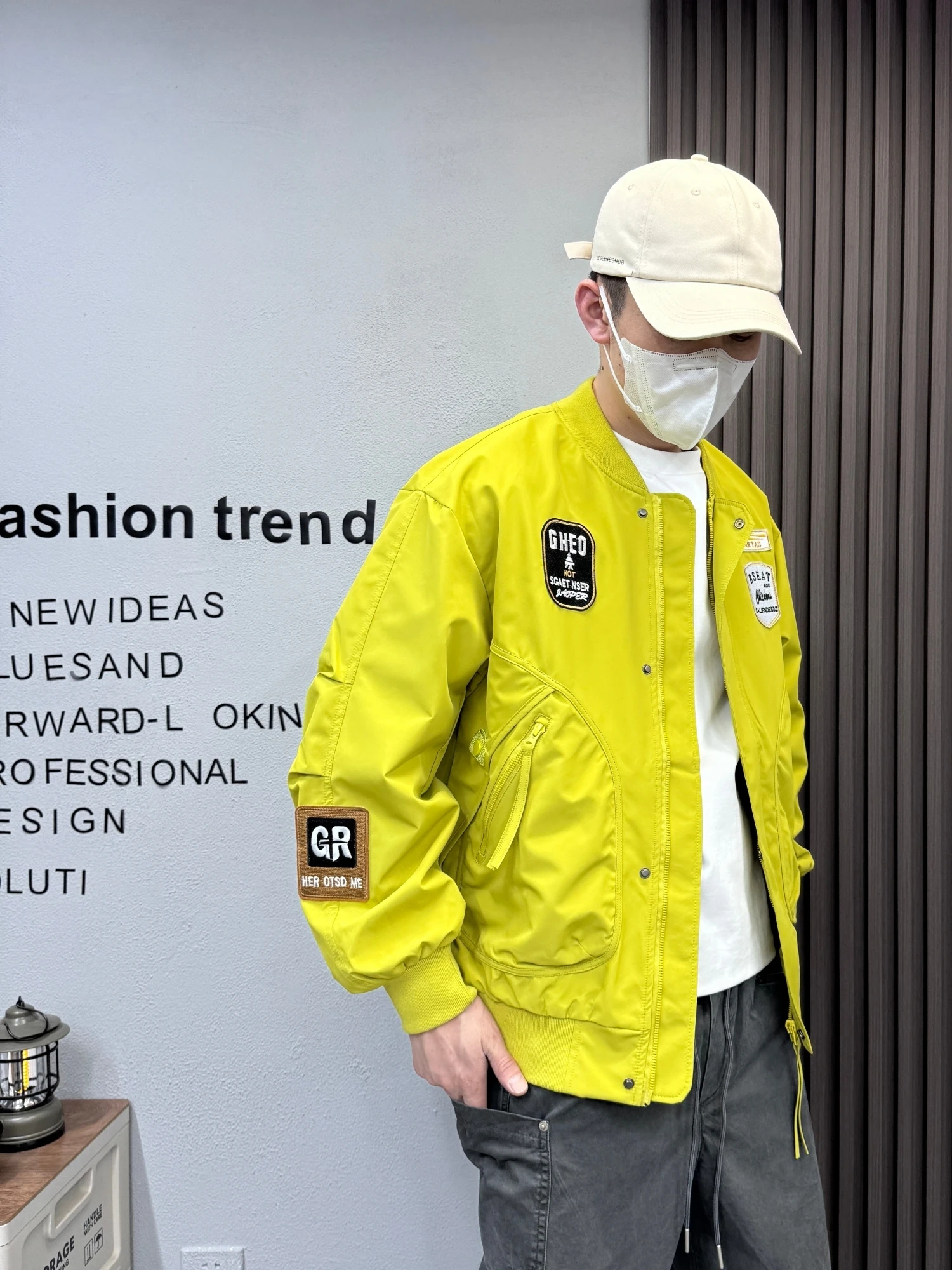New 2025 Men's Casual Outdoor Workwear Jaet Stand Collar Baseball Sle Embroidered Patched Faionable Polyester Fabric
New 2025 Men's Casual Outdoor Workwear Jaet Stand Collar Baseball Sle Embroidered Patched Faionable Polyester Fabric