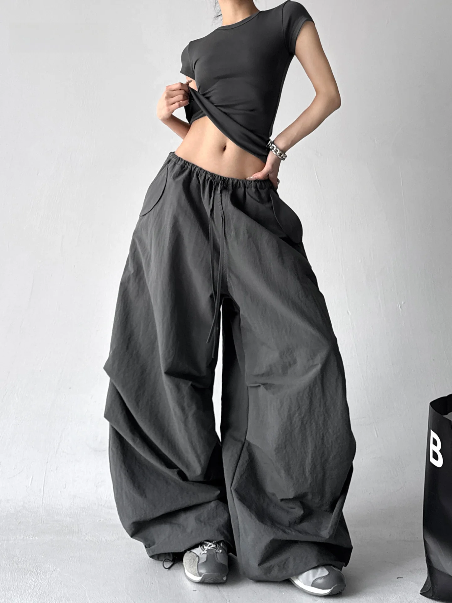 Женские брюки Deep ey Qui Dry с высокой талией и широкими штанинами, повседневные, свободного кроя, визуально стройнящие, в стиле рабочей одежды, весна 2026, модные
Женские брюки Deep ey Qui Dry с высокой талией и широкими штанинами, повседневные, свободного кроя, визуально стройнящие, в стиле рабочей одежды, весна 2026, модные