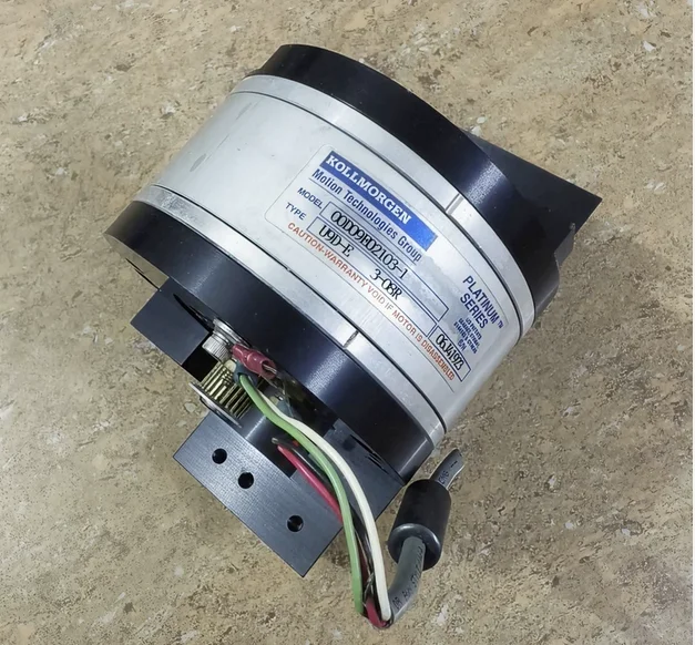 For KOLLMORGEN U9D-E 3-08R 00D09E02103-1 U9D-E3-08R DC Motor
For KOLLMORGEN U9D-E 3-08R 00D09E02103-1 U9D-E3-08R DC Motor