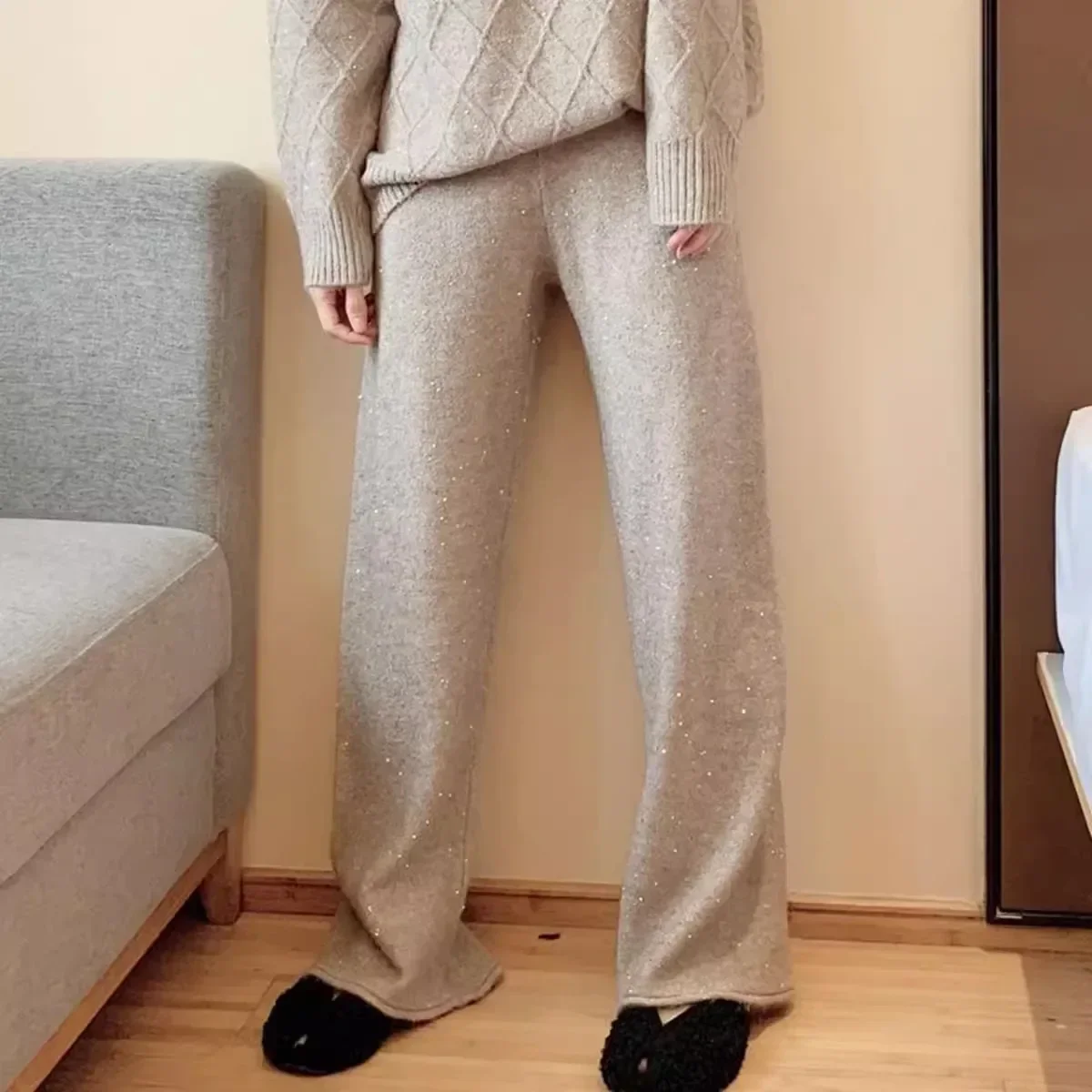 Starry Sky Pants for Women, Sequined Knitted Pants for Autumn and Winter Drapey Wide-leg Pants for Women
Starry Sky Pants for Women, Sequined Knitted Pants for Autumn and Winter Drapey Wide-leg Pants for Women