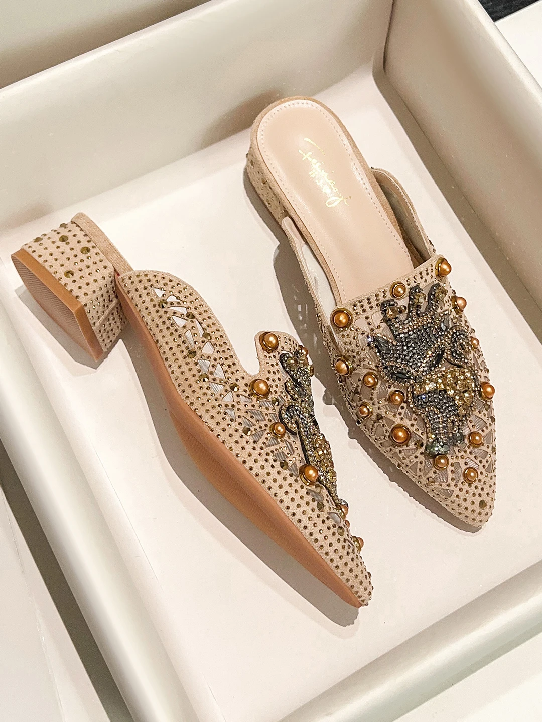 Women's Open-Toe Slip-On Shoes Spring 2026 Breathable Pointed Toe Chunky Heel Mule Shoes Versatile Comfortable Rubber Sole
Women's Open-Toe Slip-On Shoes Spring 2026 Breathable Pointed Toe Chunky Heel Mule Shoes Versatile Comfortable Rubber Sole