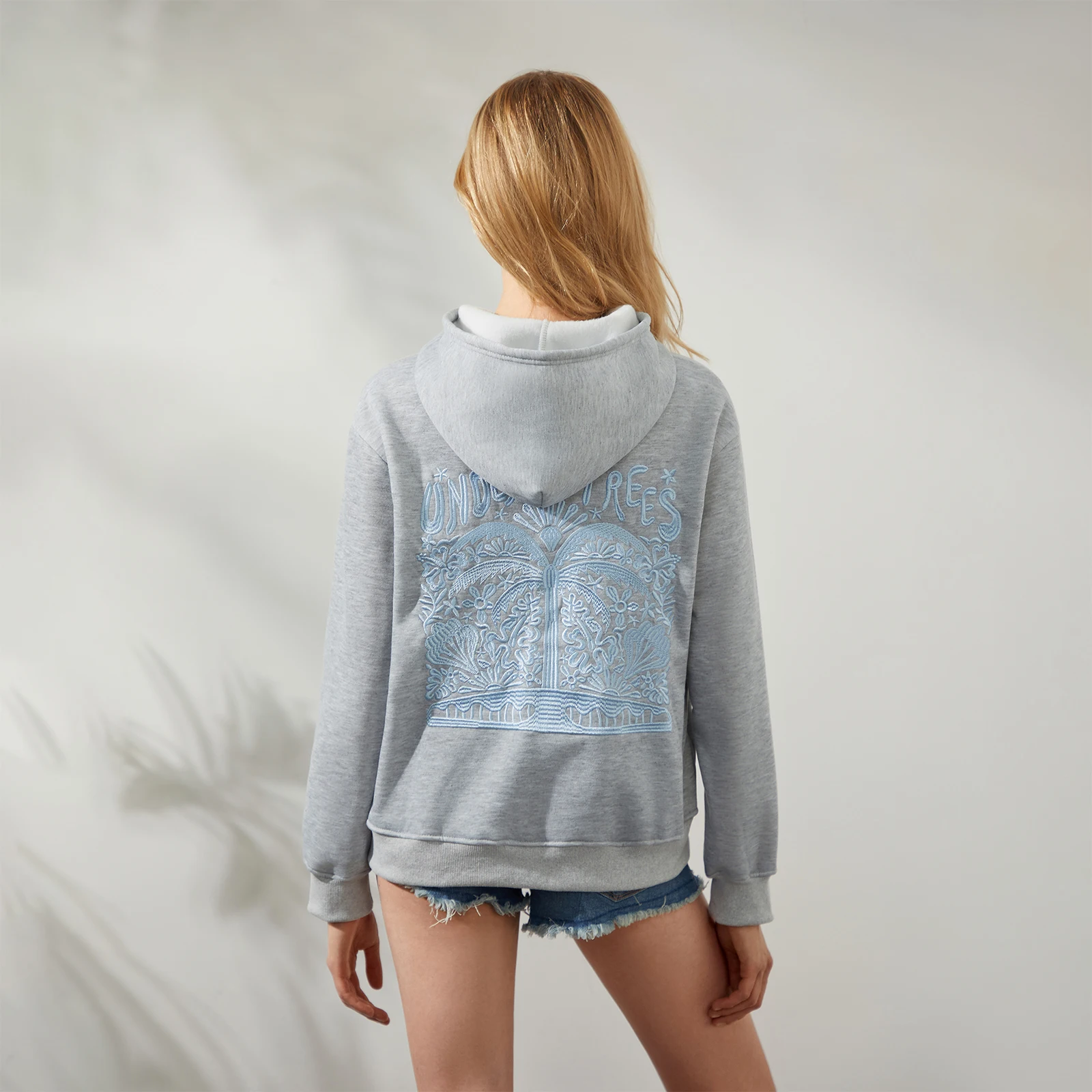 Combhasaki Women's Y2K Beach Hooded Sweatshirts Long Sleeve Tree/Letter Embroidery Oversized Pullover Tops with Kangaroo Pocket
Combhasaki Women's Y2K Beach Hooded Sweatshirts Long Sleeve Tree/Letter Embroidery Oversized Pullover Tops with Kangaroo Pocket