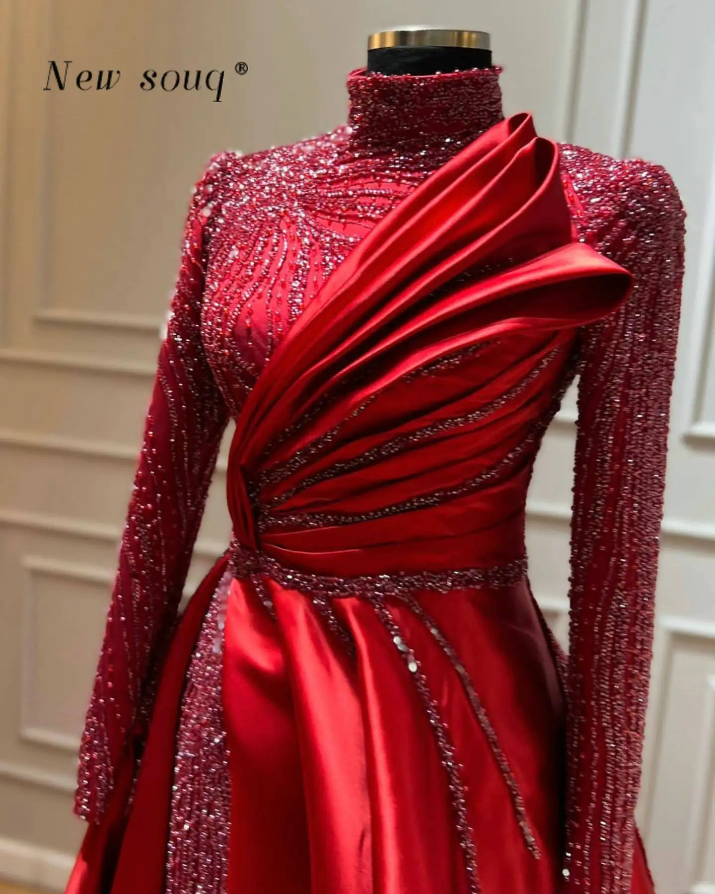 Wine Red Muslim Long Sleeve Evening Dresses Customized Beaded High Neck Dubai Arabic Formal Wedding Party Gowns with Overskirt
Wine Red Muslim Long Sleeve Evening Dresses Customized Beaded High Neck Dubai Arabic Formal Wedding Party Gowns with Overskirt
