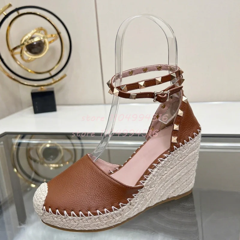 Brown Leather Rivet Wedges Sandals Women Ankle Strap Round Toe Platform High Heels Fashion Summer Beach Vacation Casual Shoes
Brown Leather Rivet Wedges Sandals Women Ankle Strap Round Toe Platform High Heels Fashion Summer Beach Vacation Casual Shoes