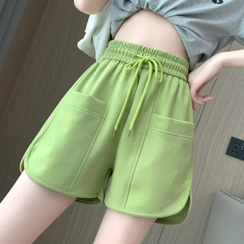 Woman Pants Sports Fitness Running Shorts for Women Gym Elastic Waist Cotton Wide Comfy Trend Outdoor Casual Elegant
Woman Pants Sports Fitness Running Shorts for Women Gym Elastic Waist Cotton Wide Comfy Trend Outdoor Casual Elegant