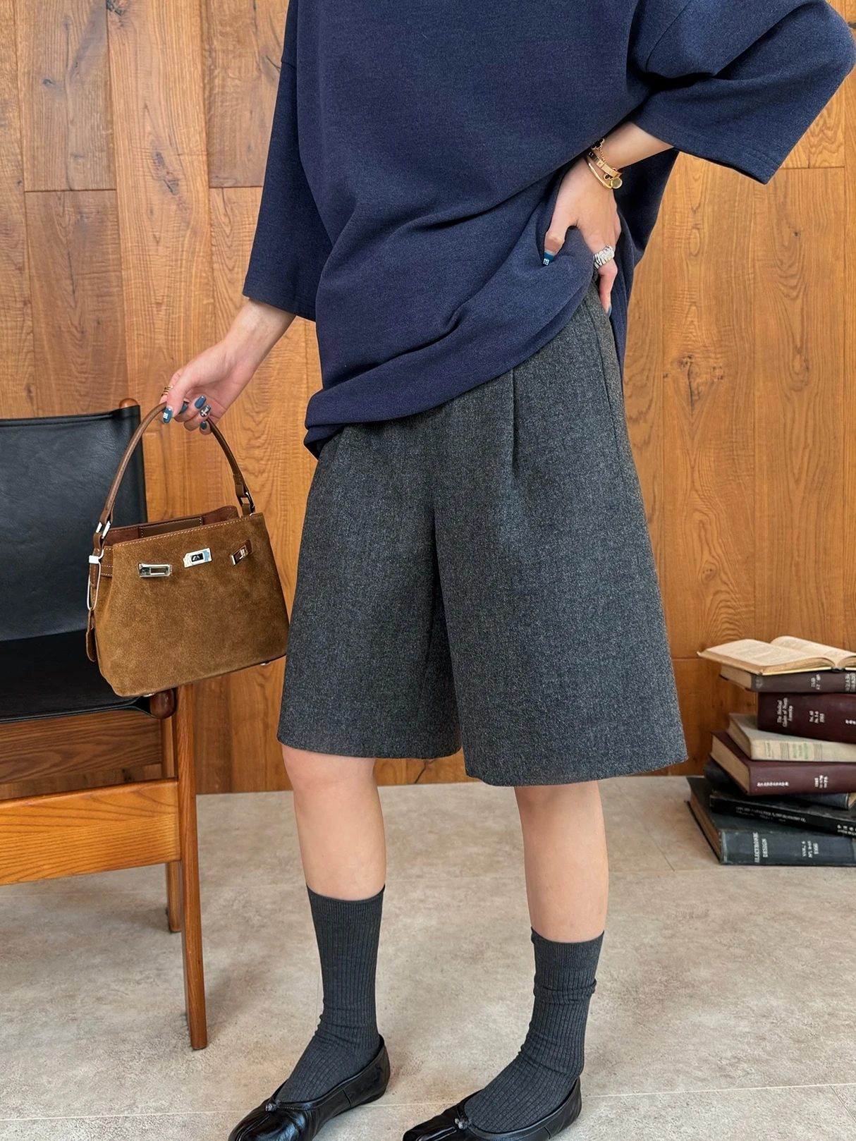 Женские повседневные брюки Buue Faion из смесовой шерсти, свободные, широкие, с высокой талией, из полиэфирного волокна, в корейском стиле, весна 2026
Женские повседневные брюки Buue Faion из смесовой шерсти, свободные, широкие, с высокой талией, из полиэфирного волокна, в корейском стиле, весна 2026