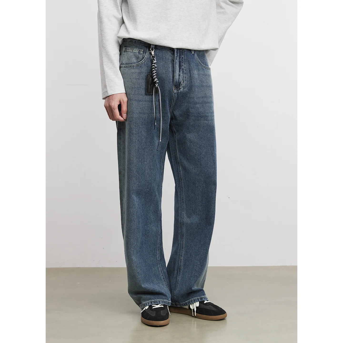 Men's New Retro Blue Fit Jeans Comfortable Fashion Versatile Drapey Straight Trendy Daily Wear Streetwear Smart Casual Trousers
Men's New Retro Blue Fit Jeans Comfortable Fashion Versatile Drapey Straight Trendy Daily Wear Streetwear Smart Casual Trousers