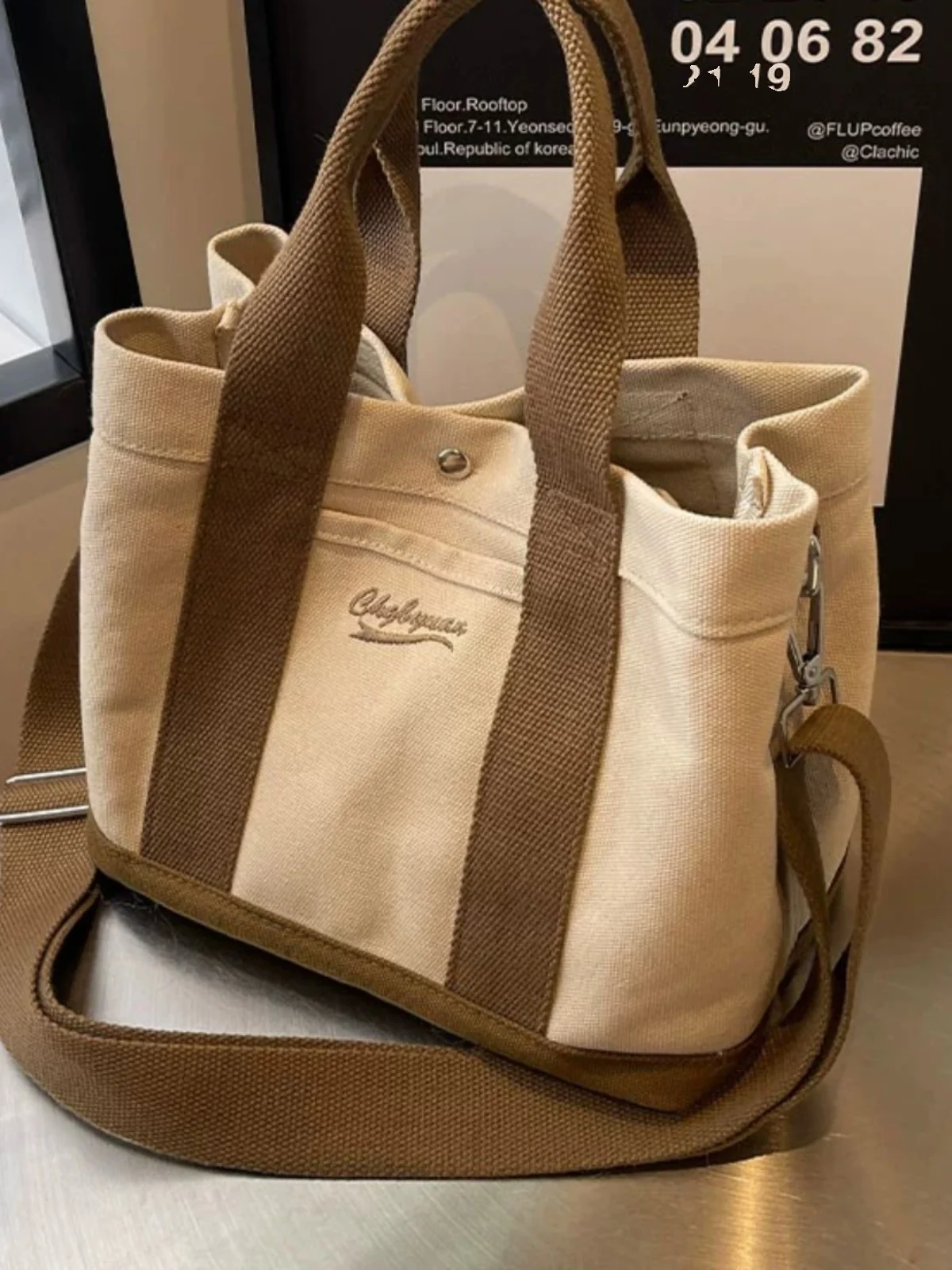 Korean Sle Canvas Bag 2024 New Multi-Layer Thi Casual Lunch Box Bento Bag Ladies Handheld Crossbody Small Bag
Korean Sle Canvas Bag 2024 New Multi-Layer Thi Casual Lunch Box Bento Bag Ladies Handheld Crossbody Small Bag