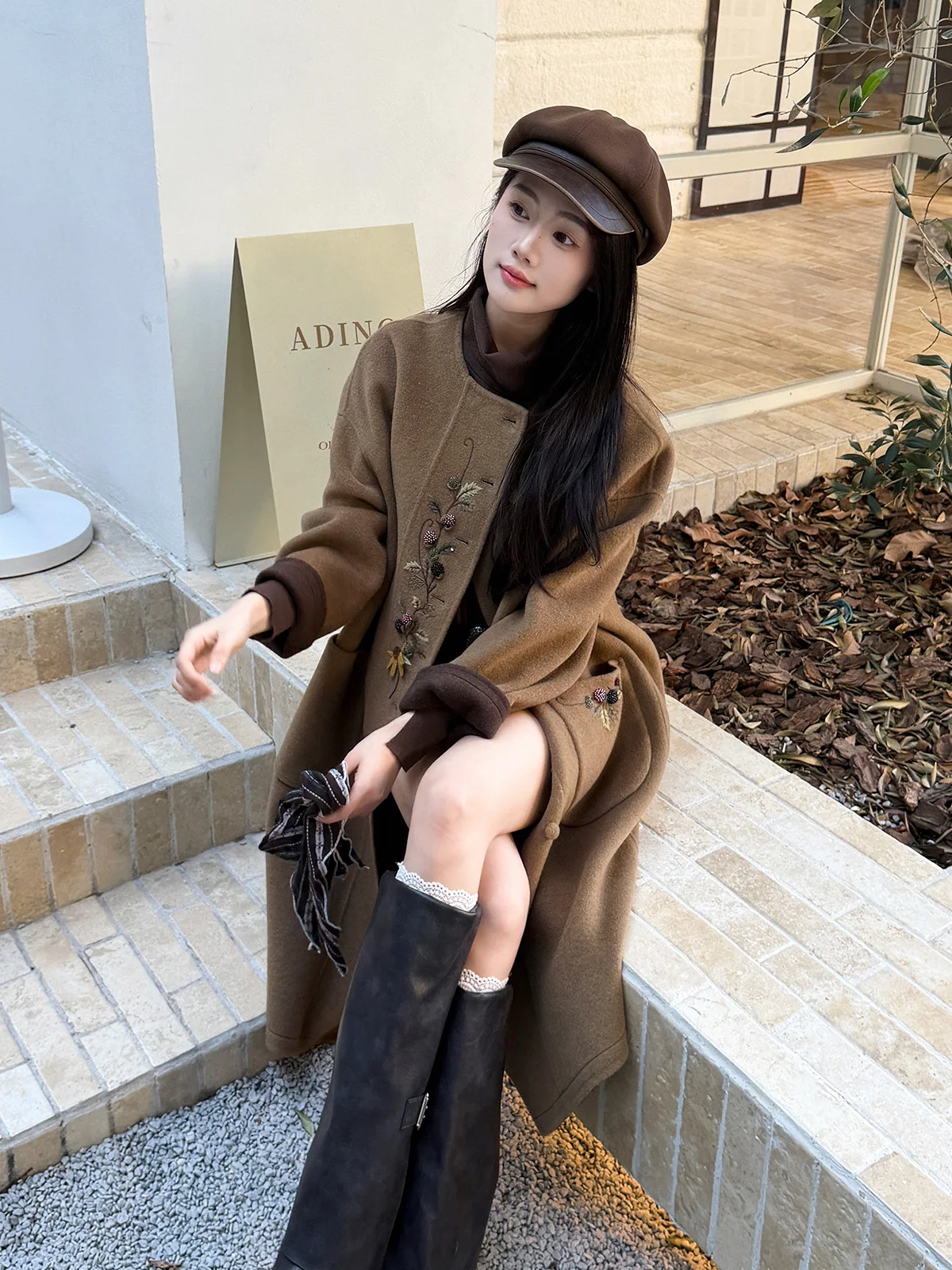 Raspberry Camere Woolen Coat Women's Mid-Length Hand-Estitched Embroidery eep Wool Vintage Sle Faionable Outerwear
Raspberry Camere Woolen Coat Women's Mid-Length Hand-Estitched Embroidery eep Wool Vintage Sle Faionable Outerwear