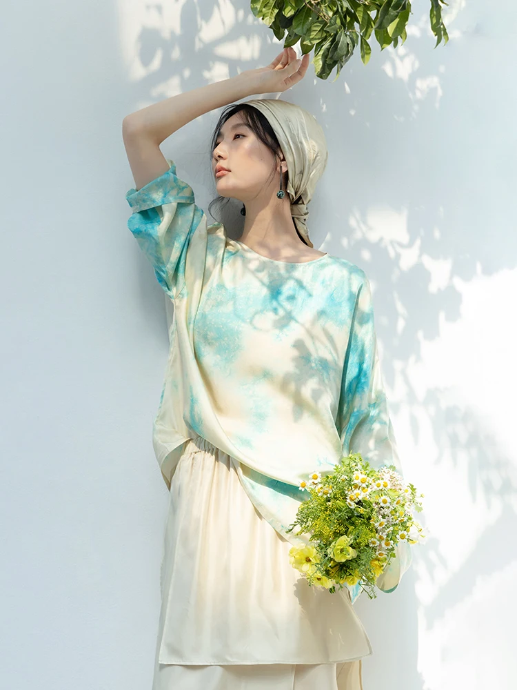 New Leaf Collection 100% Silk Loose Long Sleeve Overhead Top Summer Sun Protection Loose Fit round Neck Dyeing Design
New Leaf Collection 100% Silk Loose Long Sleeve Overhead Top Summer Sun Protection Loose Fit round Neck Dyeing Design