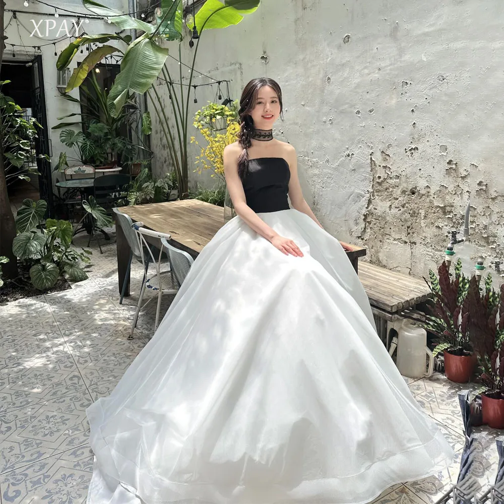 XPAY Black and White Simple A Line Korea Wedding Dress PhotoShoot A-line Floor Length Corset/Zipper Back Bridal Gowns Customized
XPAY Black and White Simple A Line Korea Wedding Dress PhotoShoot A-line Floor Length Corset/Zipper Back Bridal Gowns Customized