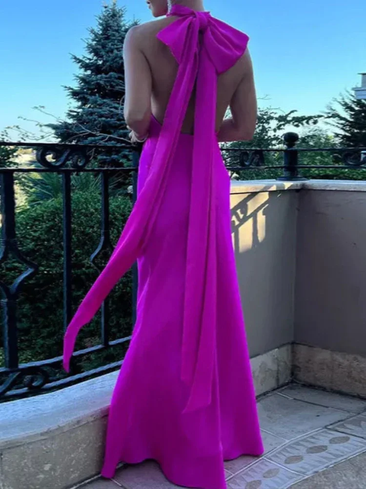 Summer Fashion New Women's Elegant Temperament Dress Hanging Neck Sexy Backless Banquet Women's Satin Long Dress
Summer Fashion New Women's Elegant Temperament Dress Hanging Neck Sexy Backless Banquet Women's Satin Long Dress